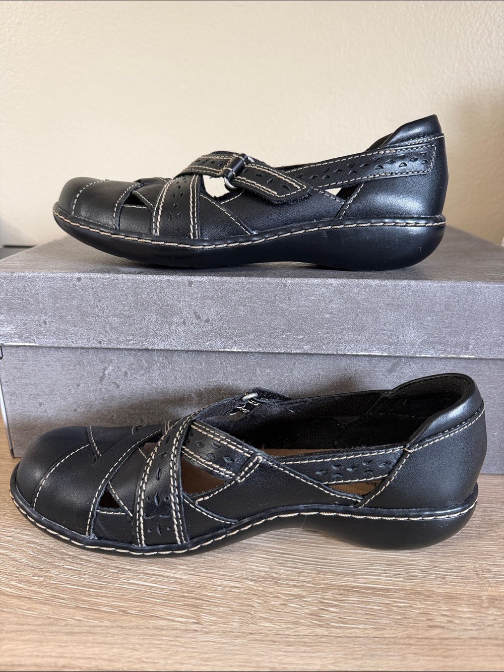 Clarks Black Leather Mary Jane Flats with Contrast Stitching